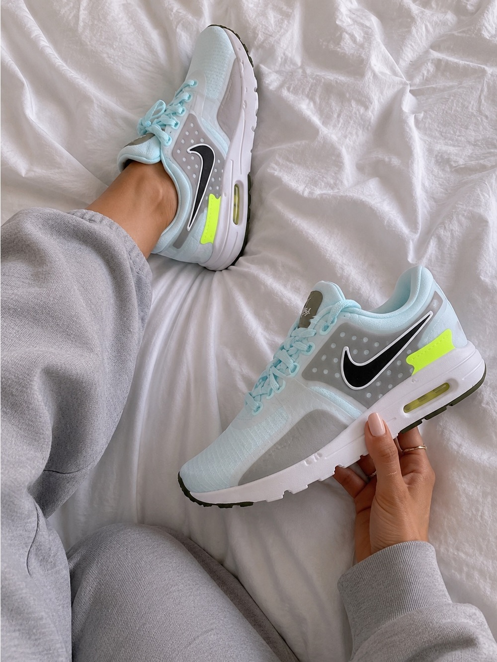 Nike Air Max Zero SI Glacier Blue Womens Size 8.5 White Aqua Running Sneaker